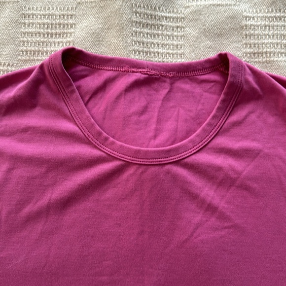 Lululemon t-shirt, condition like new, size small. - Picture 2 of 4